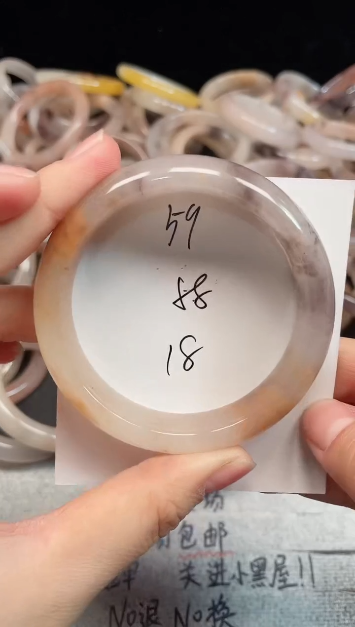 未镶嵌手镯石英质玉59