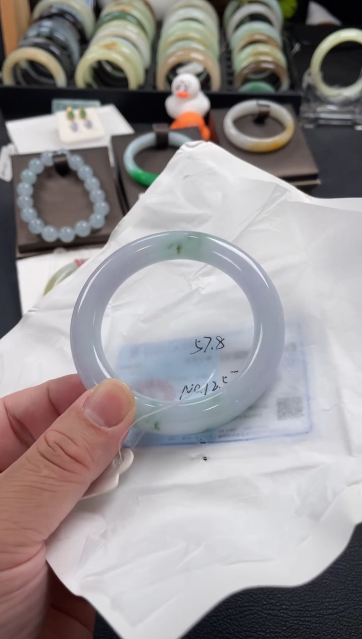 【闪购商品】翡翠手镯未镶嵌57.8圆条