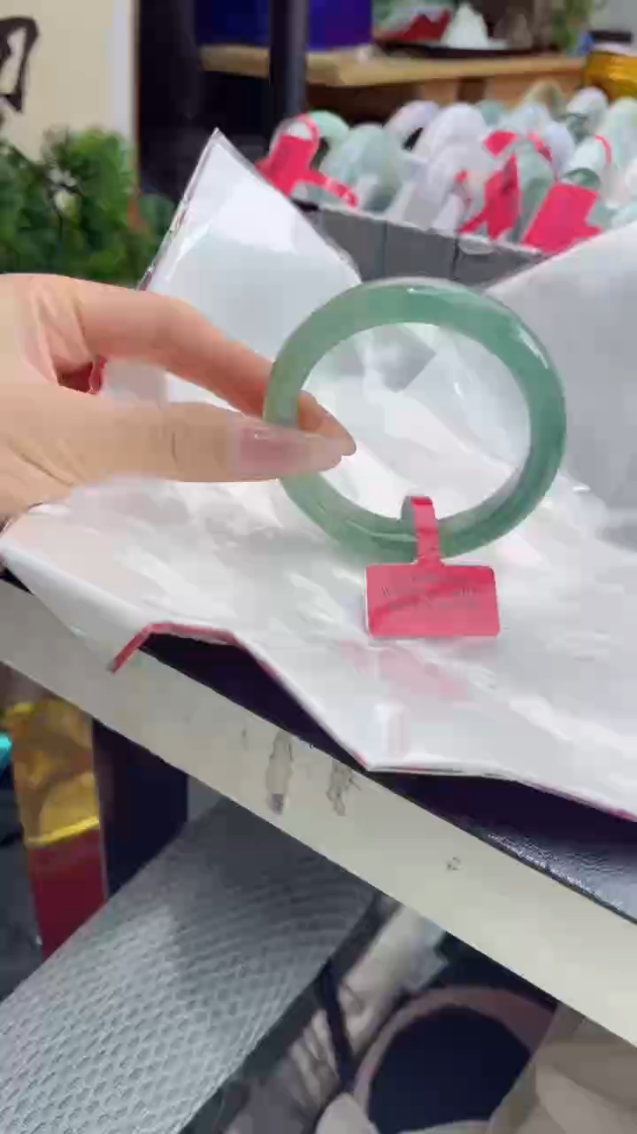 【闪购商品】翡翠手镯未镶嵌翡翠手镯1