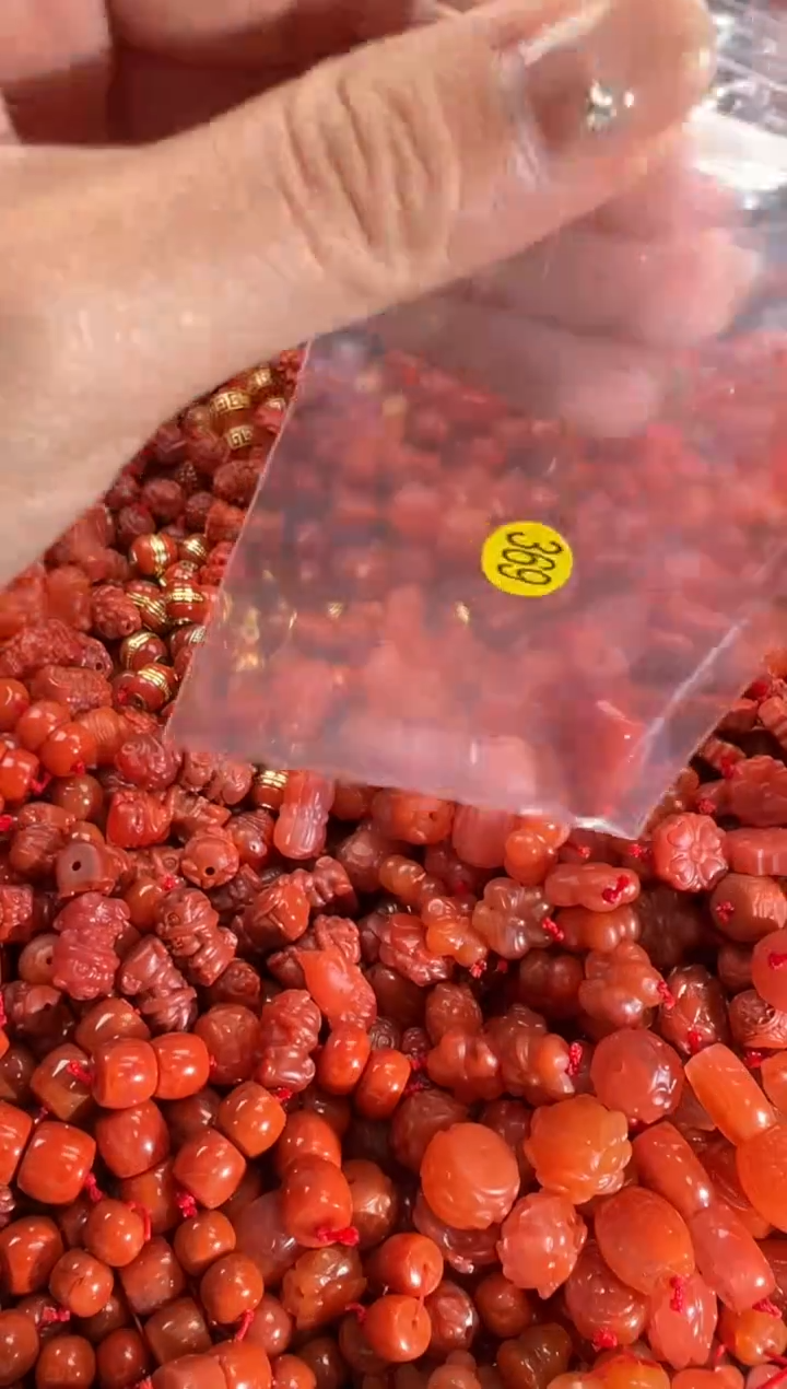 【闪购商品】南红玛瑙颈饰未镶嵌1