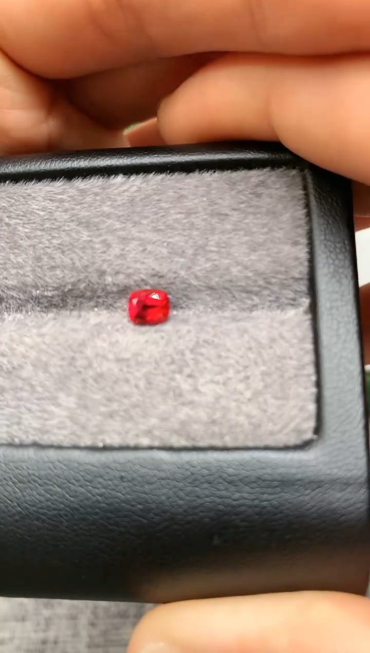 【闪购商品】定制尖晶石裸石未镶嵌枕型 抹谷红色调 0.67ct