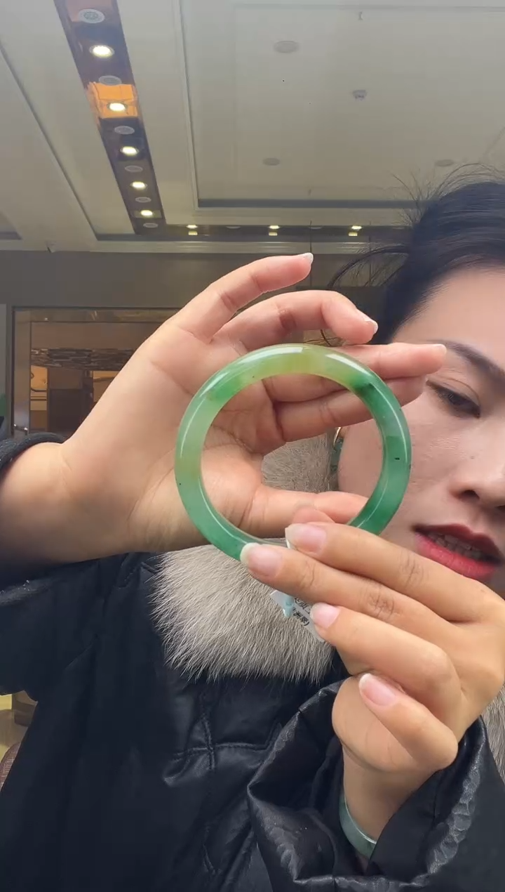 未镶嵌手镯石英质玉1