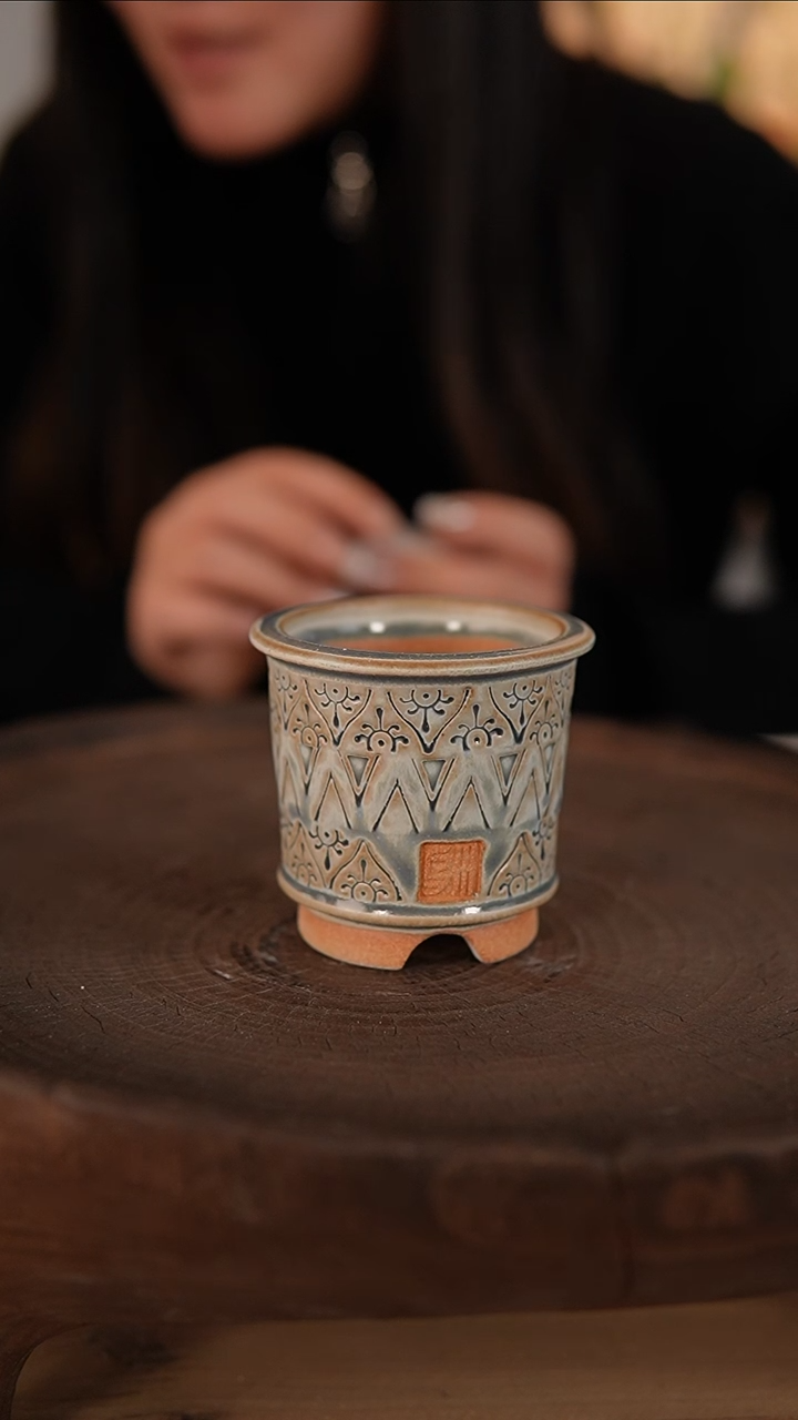 【闪购商品】红陶1-23-223默认微瑕口5.5