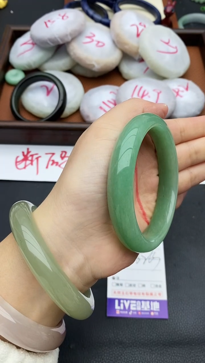 未镶嵌手镯石英质玉149+62/63