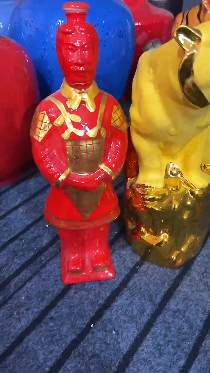 红色兵马俑（福利品不退不换）