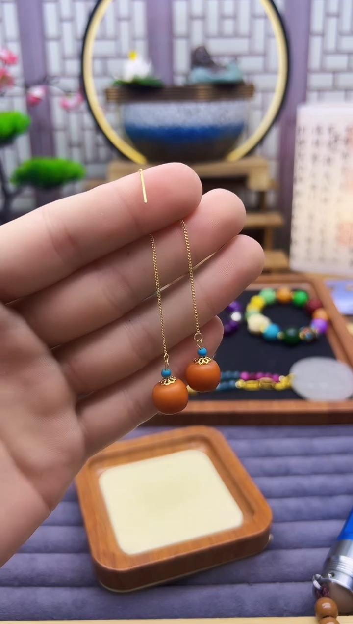 14K金镶嵌蜜蜡耳饰E31      