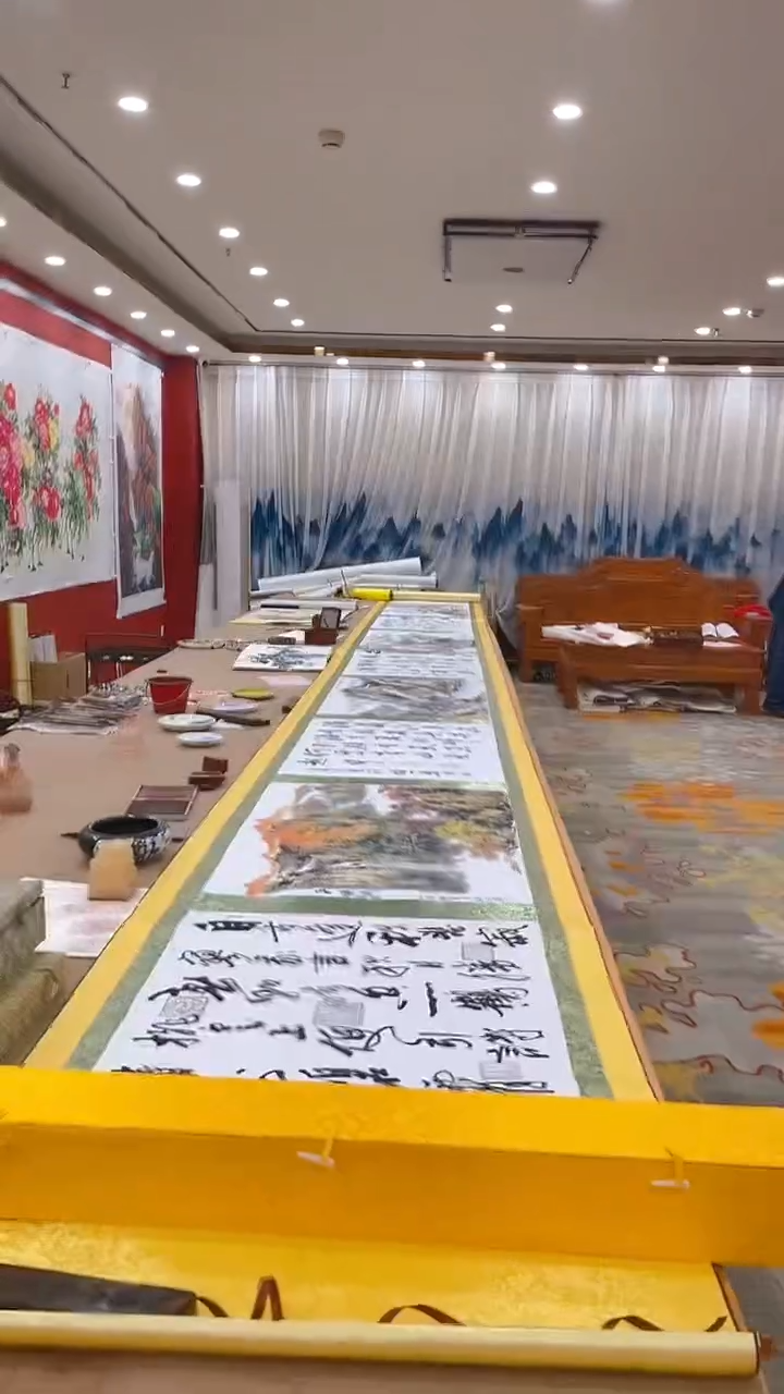 【闪购商品】书法一米宽十米长山水合作书法金卷