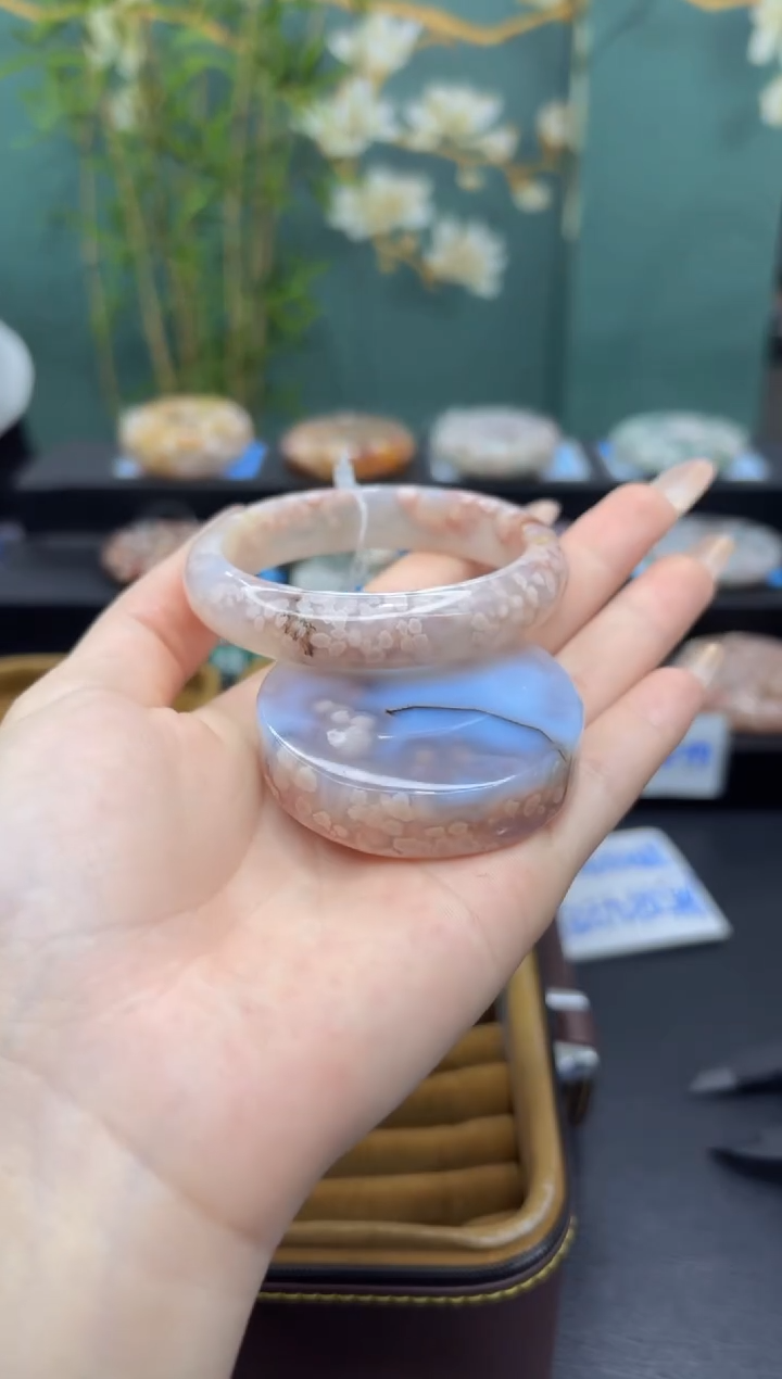 【闪购商品】石英质玉未镶嵌手镯C49(55圈赠送镯心)