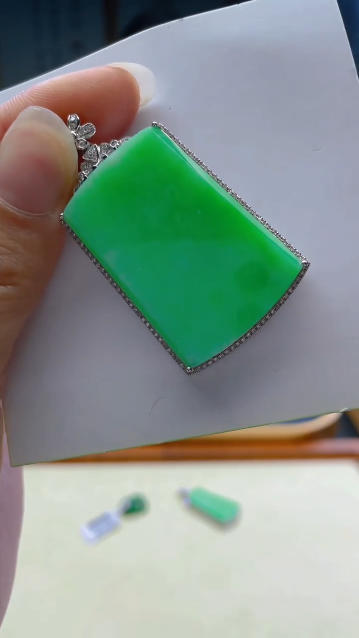 【闪购商品】翡翠颈饰18K金镶嵌天然A货翡翠