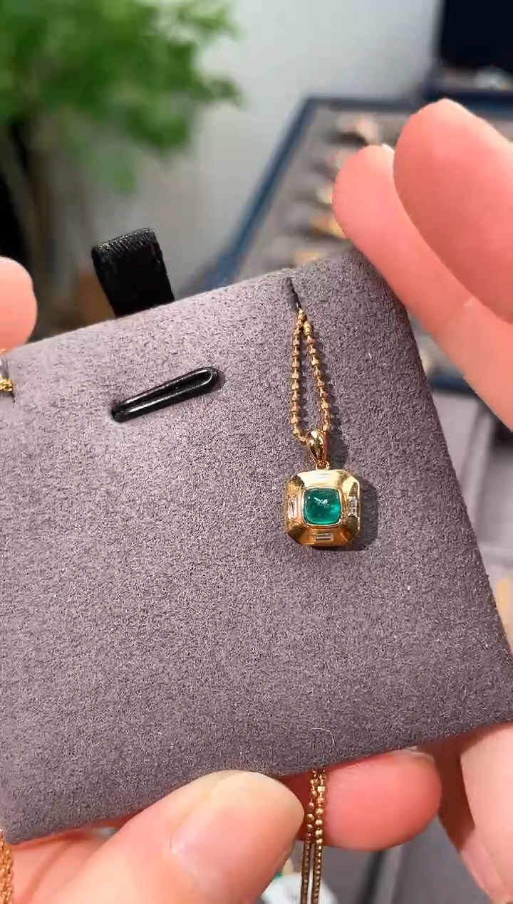 【闪购商品】祖母绿吊坠(不含链)18K金镶嵌/0.35ct