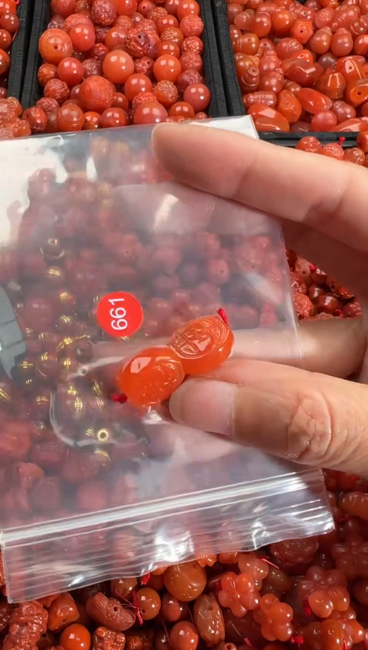 【闪购商品】南红玛瑙颈饰未镶嵌1