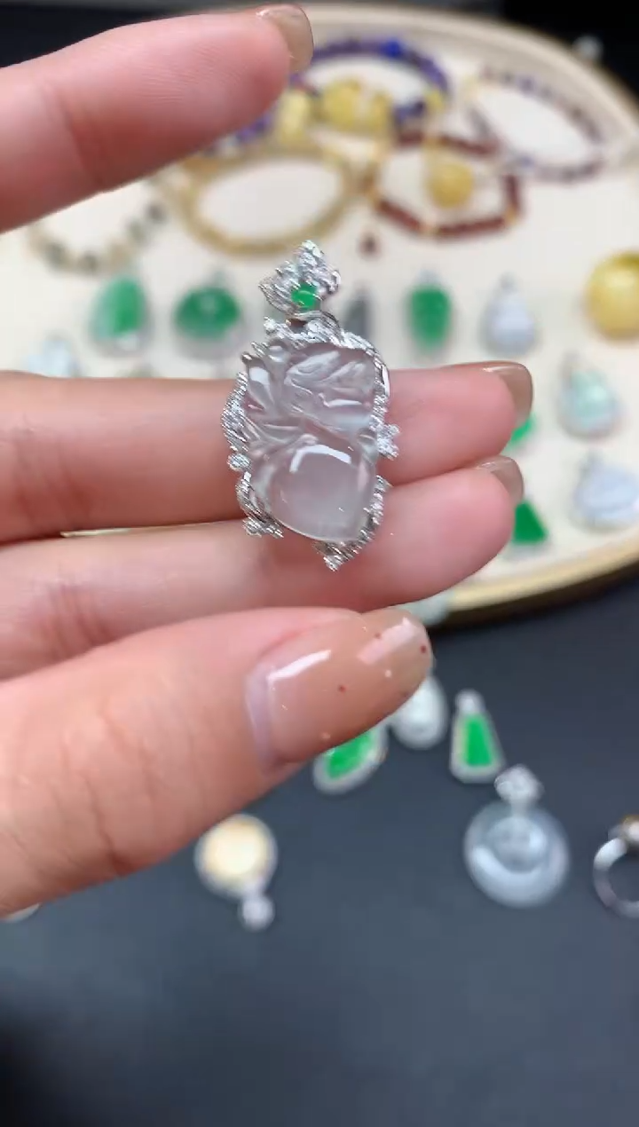 【闪购商品】翡翠吊坠(不含链)18K金镶嵌吊坠A443|6980