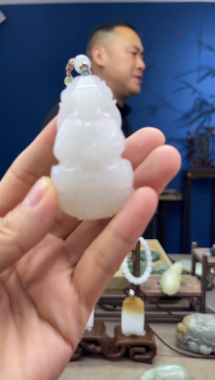 和田玉未镶嵌颈饰1