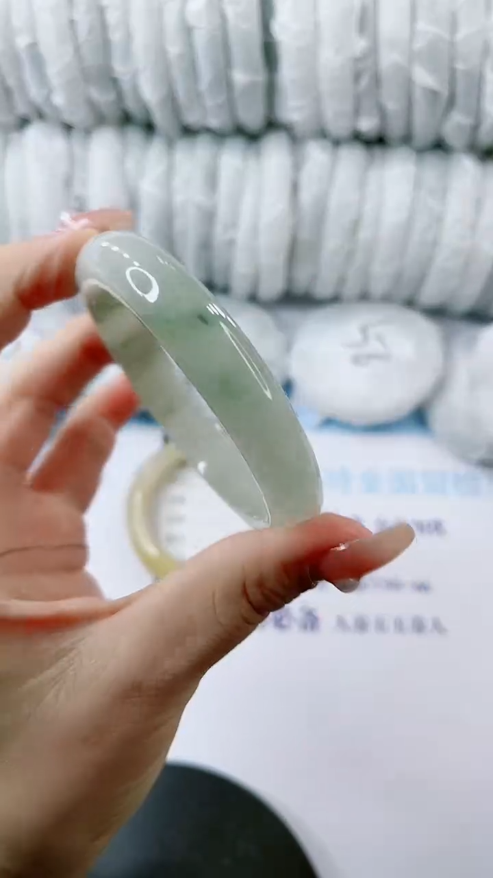 【闪购商品】石英质玉手镯未镶嵌1001610181-多样性发货