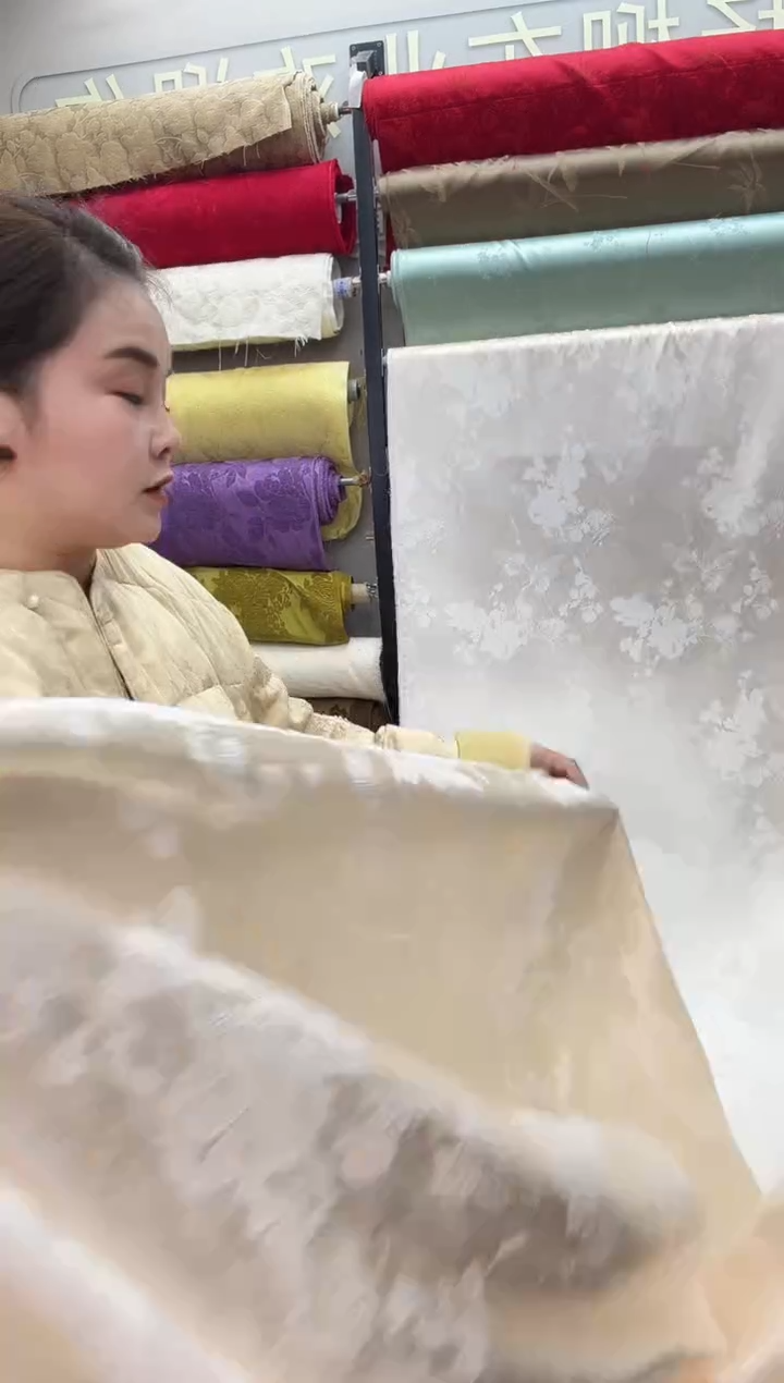 18号白色植物丝浮雕提花 半米价