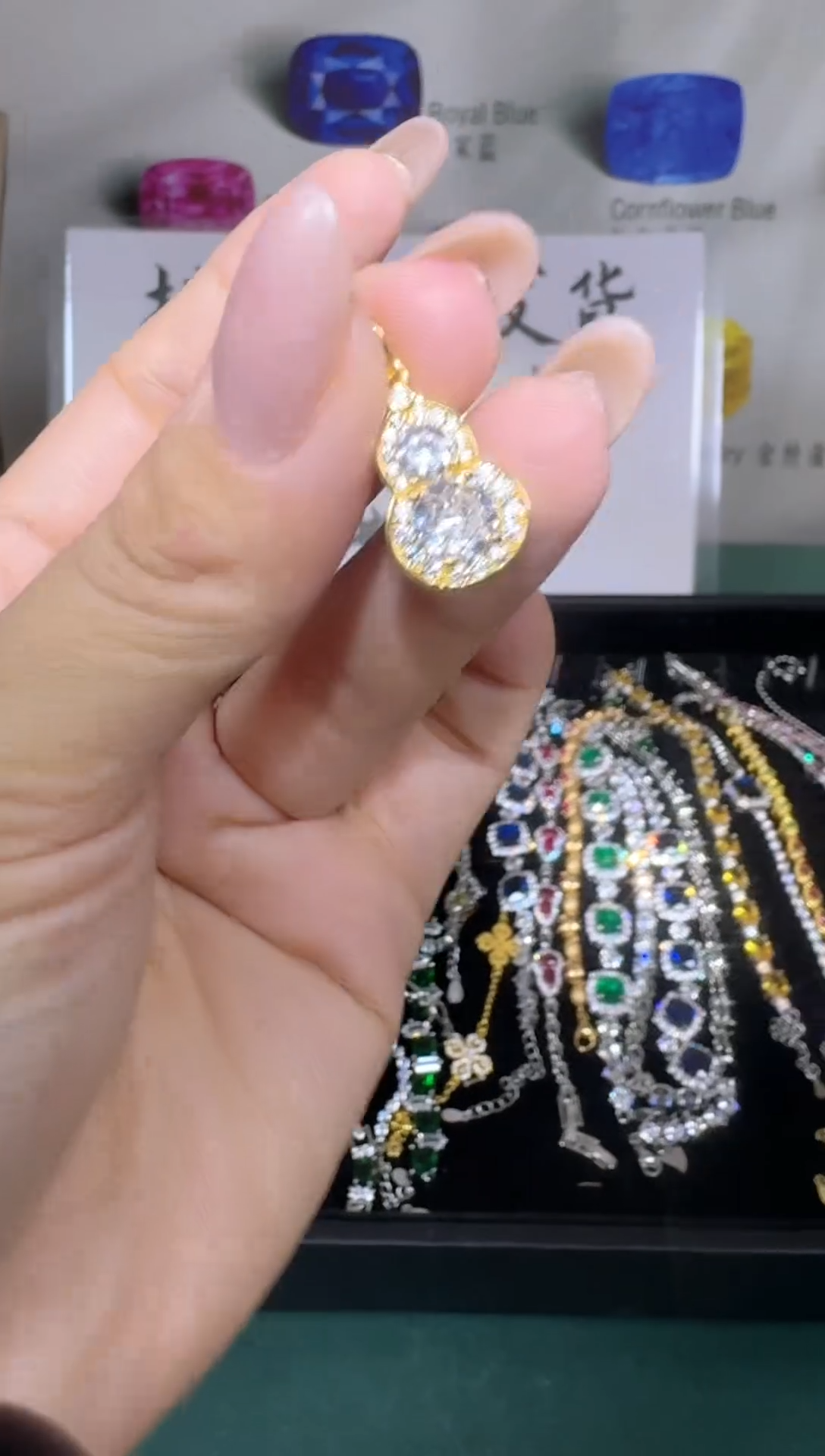 颈饰18K金镶嵌钻石0