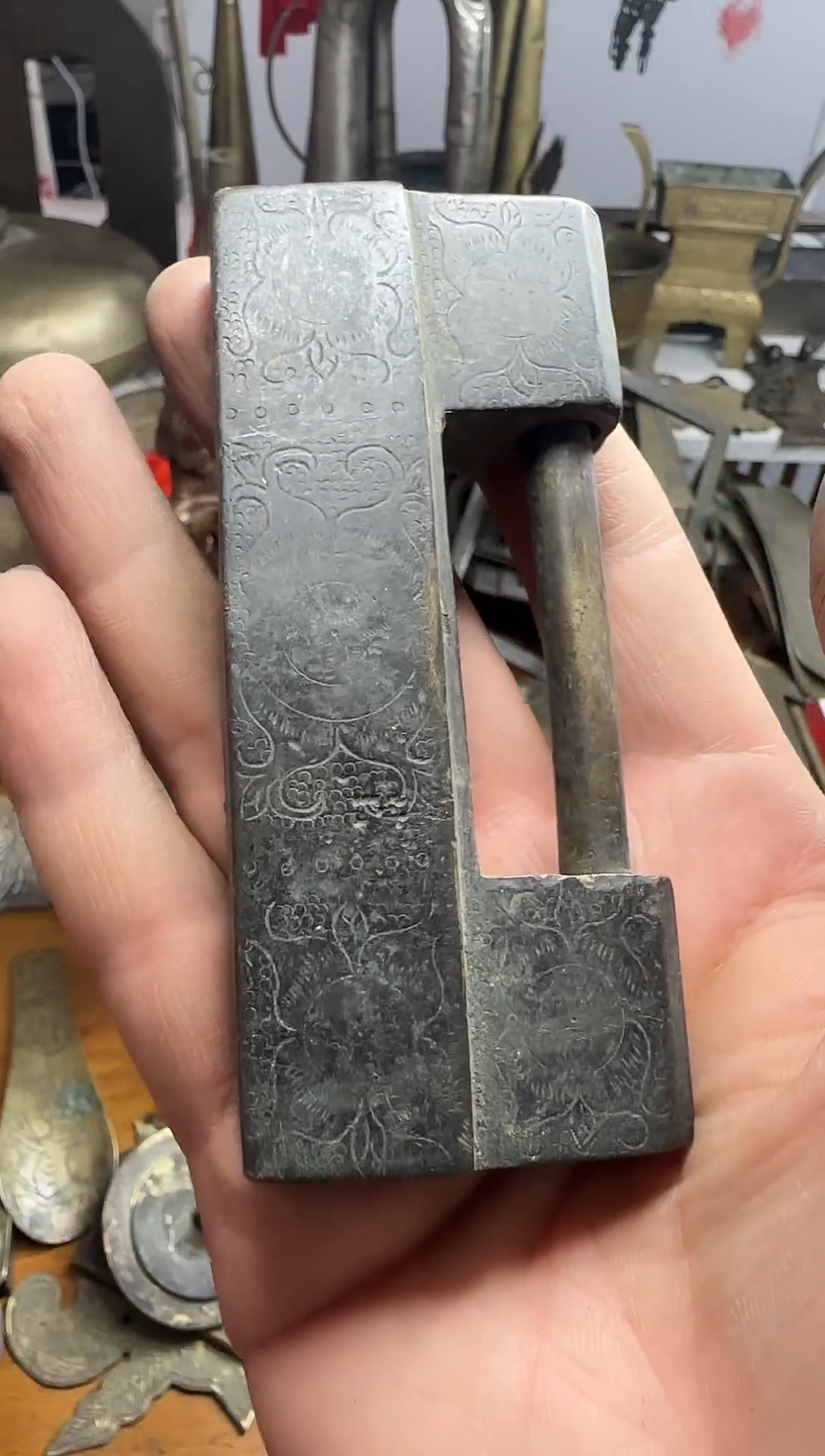 一****半铜锁，，，，，，，，，