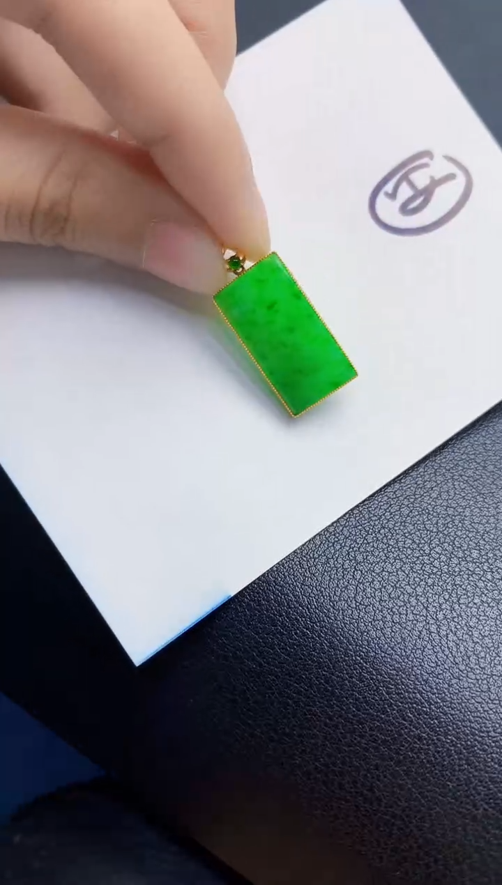 【闪购商品】翡翠颈饰18K金镶嵌000000000