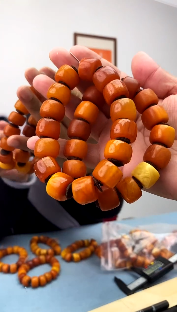 【闪购商品】蜜蜡珠宝奇石未镶嵌假一罚十，多样性发一件