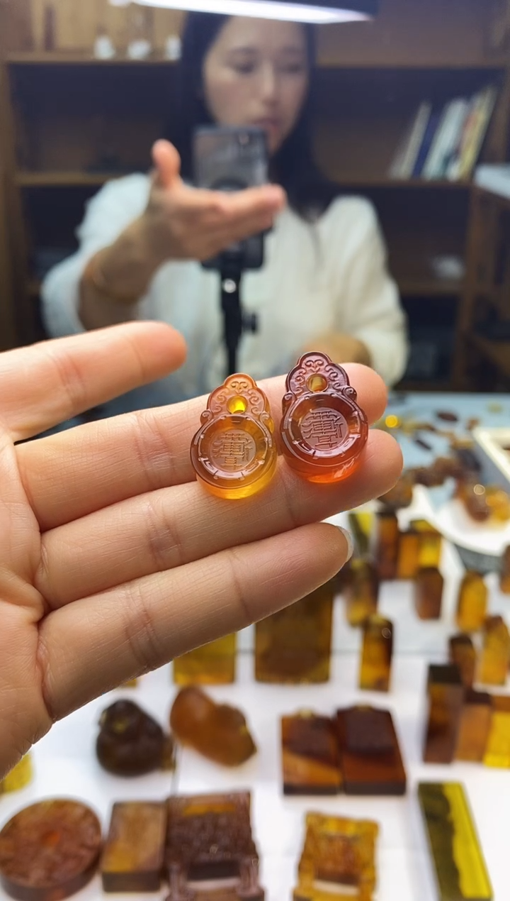 琥珀颈饰未镶嵌SN84-146（紫薇讳*2）