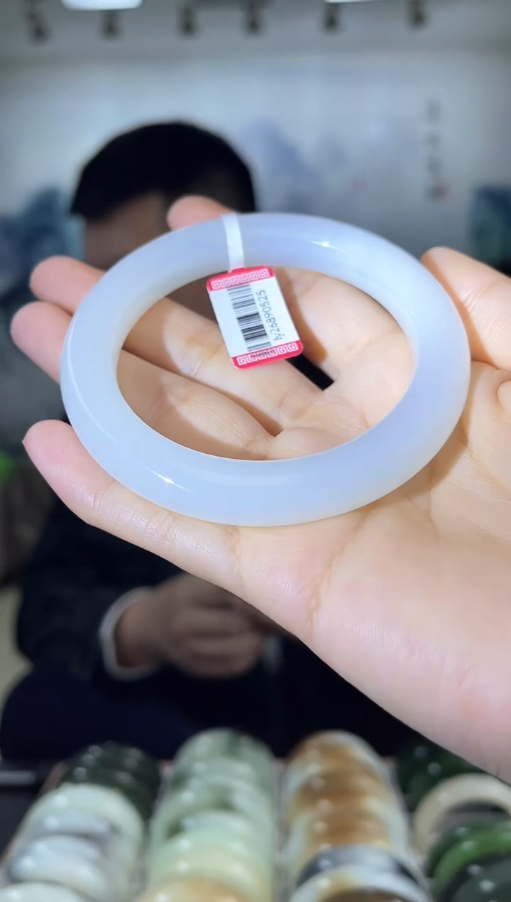 【闪购商品】和田玉手镯未镶嵌58+圈口0525