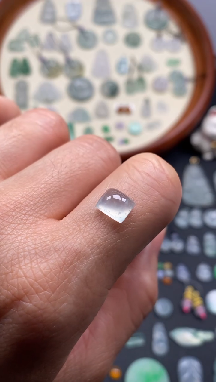 翡翠未镶嵌颈饰冰马安/芬