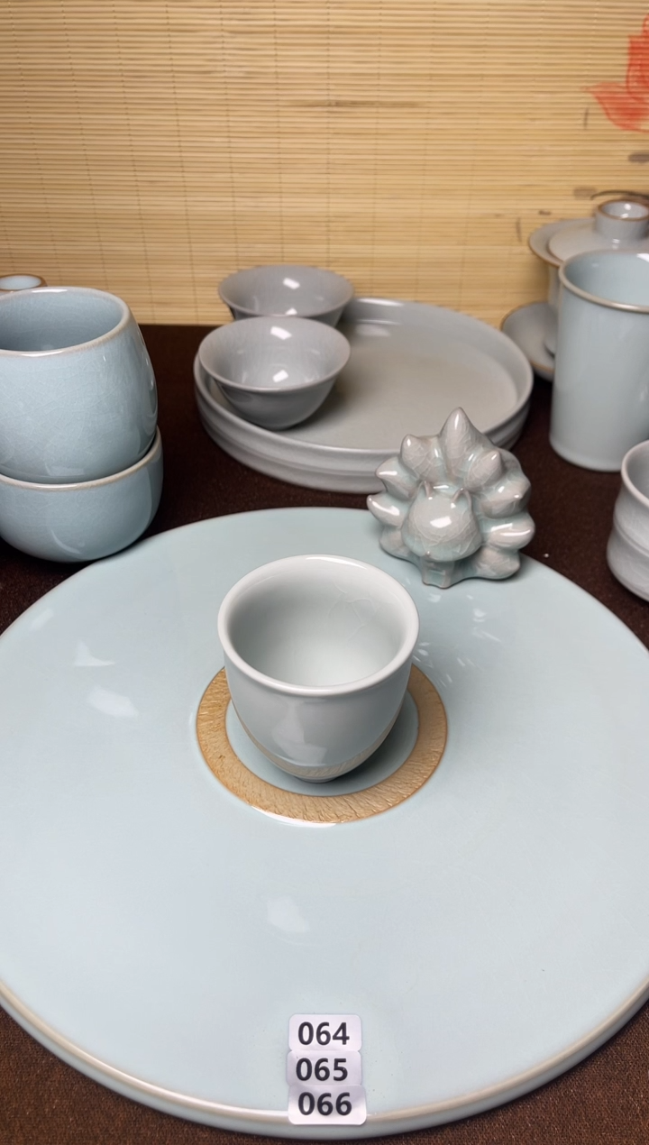 云雾月白釉-特价水缸杯