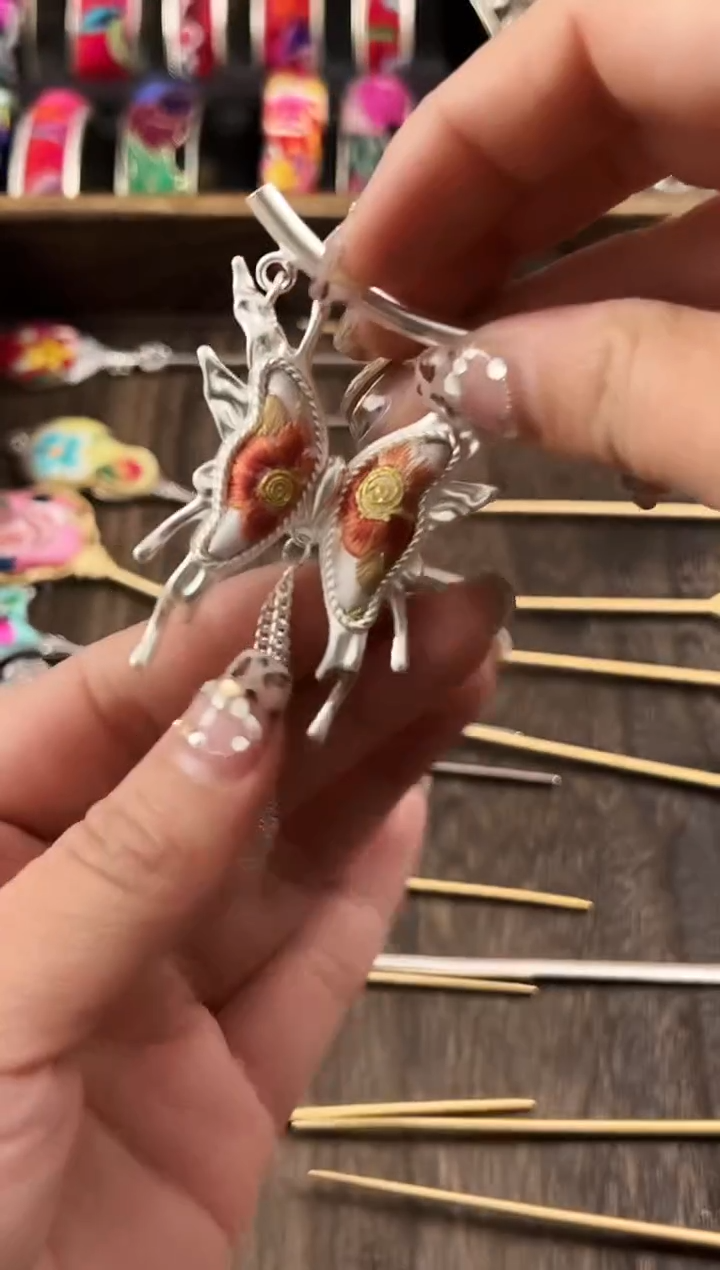 【闪购商品】织绣民族风老绣饰品589