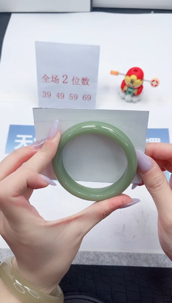 【闪购商品】石英质玉手镯未镶嵌A23-54