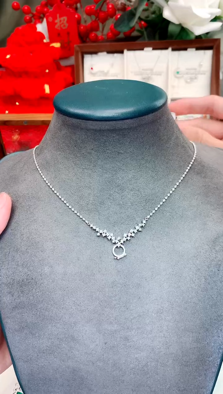 项链18K金镶嵌钻石0.688ct/天然宝石/七天无理由