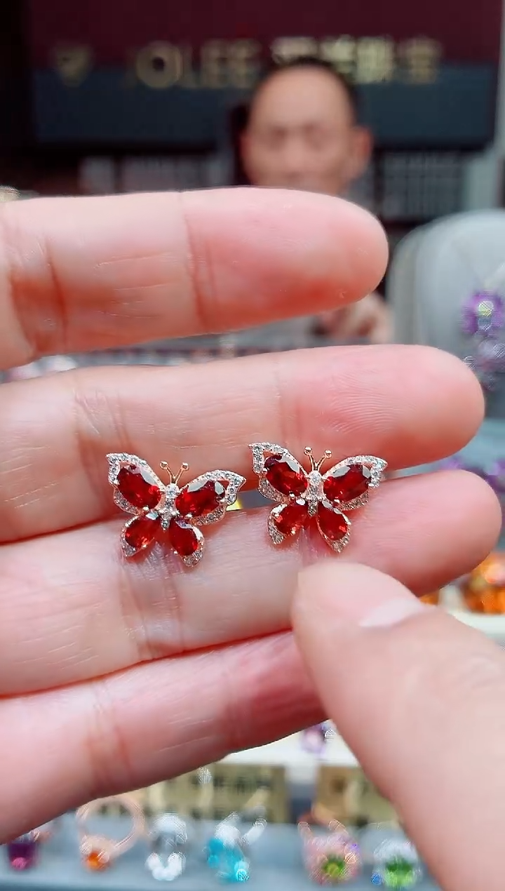 银S925镶嵌耳钉石榴石石榴石耳钉