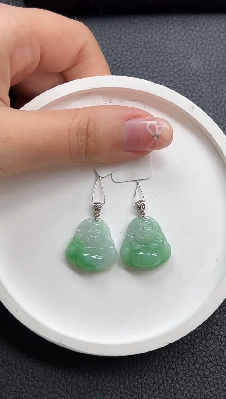 【闪购商品】翡翠颈饰18K金镶嵌迷你佛公多样性发1件