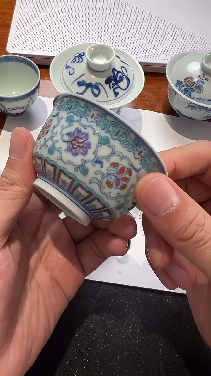 【闪购商品】陶瓷盖子款见山烧斗彩内外缠枝杯