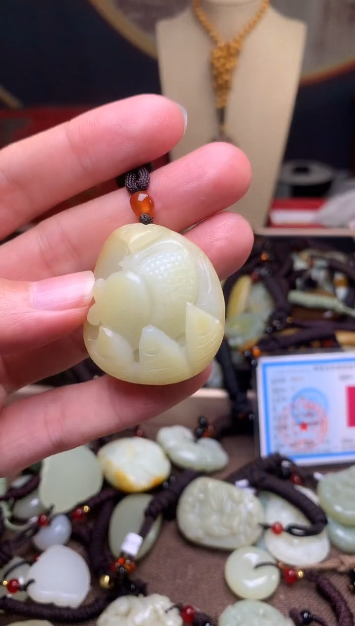 颈饰未镶嵌和田玉新疆料青海料清水和田玉吊坠