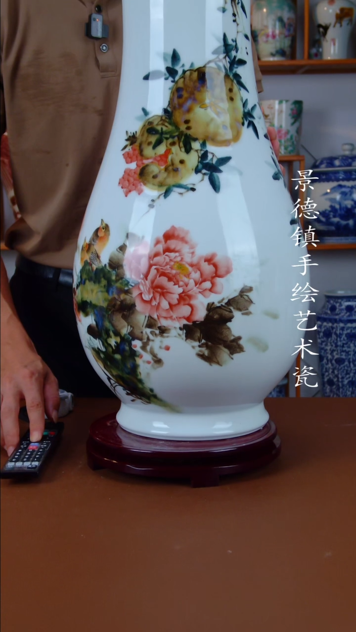 现代景德镇手工手绘陶瓷摆件42