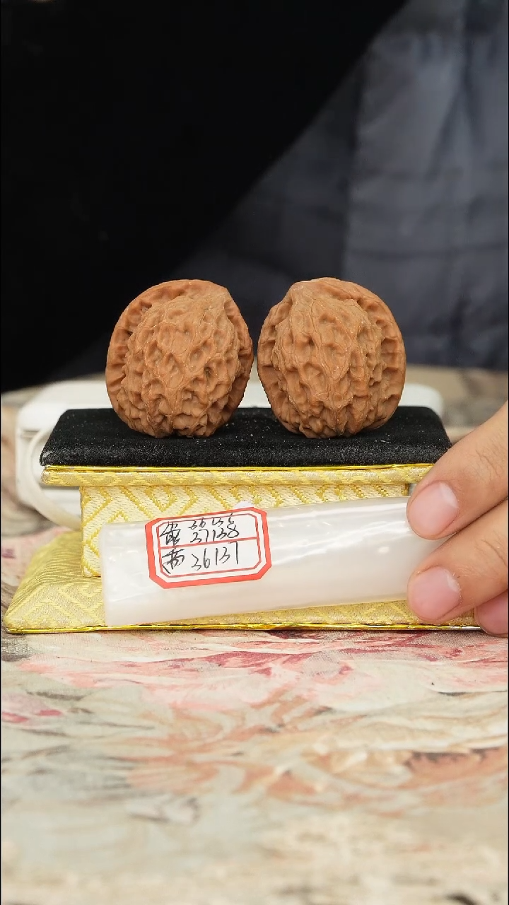 【闪购商品】文玩核桃把件非嫁接北京鹰嘴