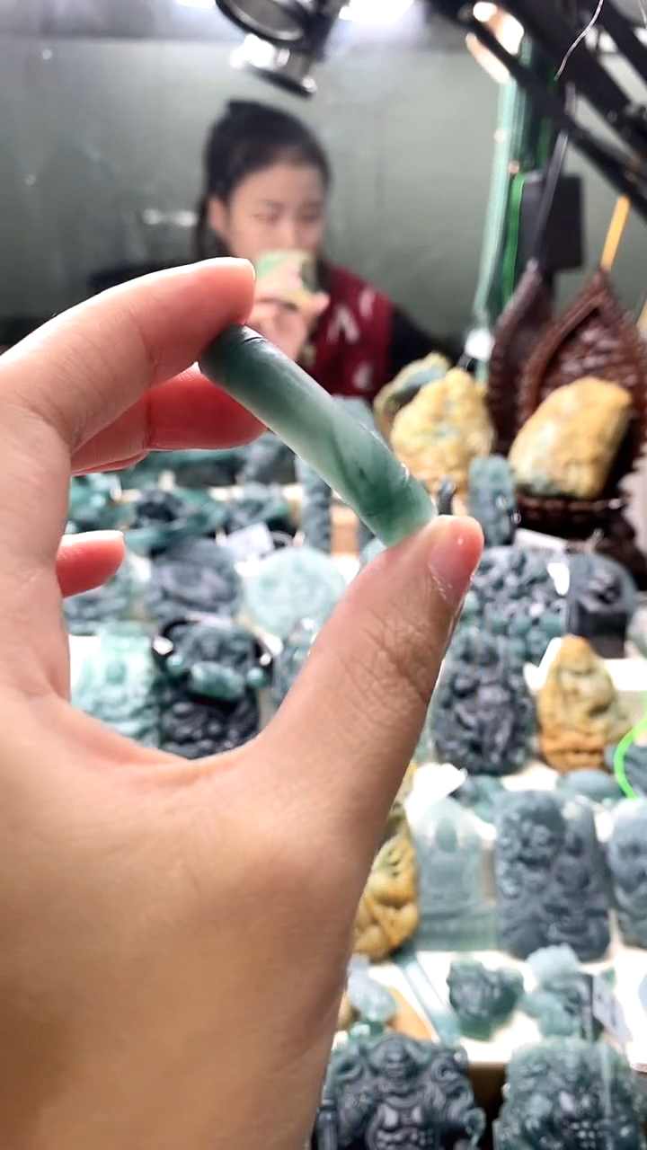 未镶嵌定制翡翠大*居翡翠毛货不退不换12.8