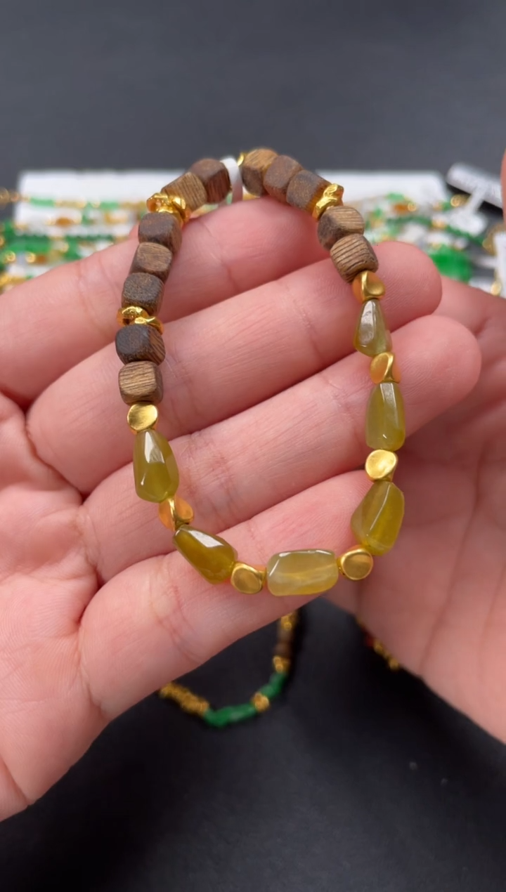 足金镶嵌手串翡翠一条   P365