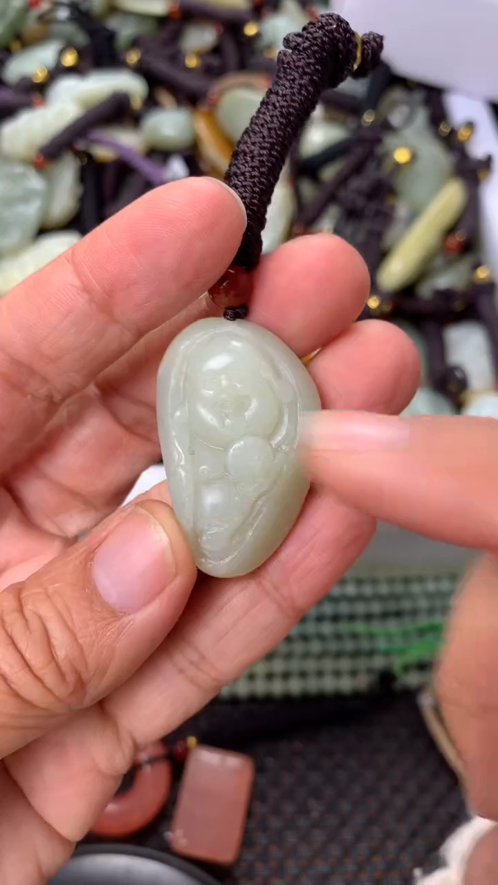 【闪购商品】和田玉颈饰未镶嵌多样性发货没有证书拍一发一有瑕