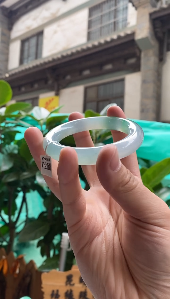 【闪购商品】翡翠手镯未镶嵌56圆条