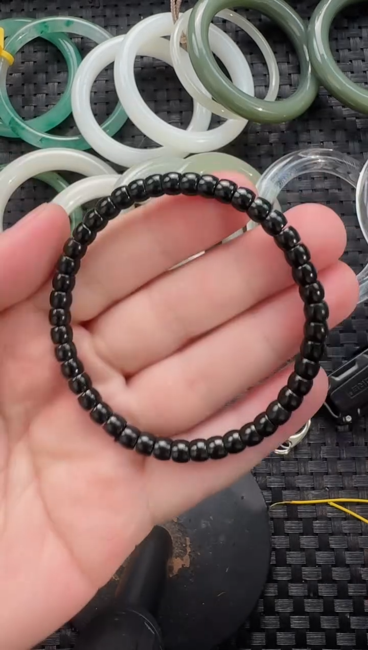 颈饰未镶嵌和田玉黑青直切手串（多样性发货拍一发一）