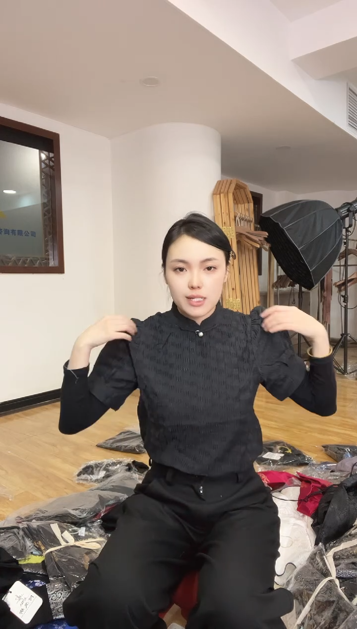 半袖  L码     110斤