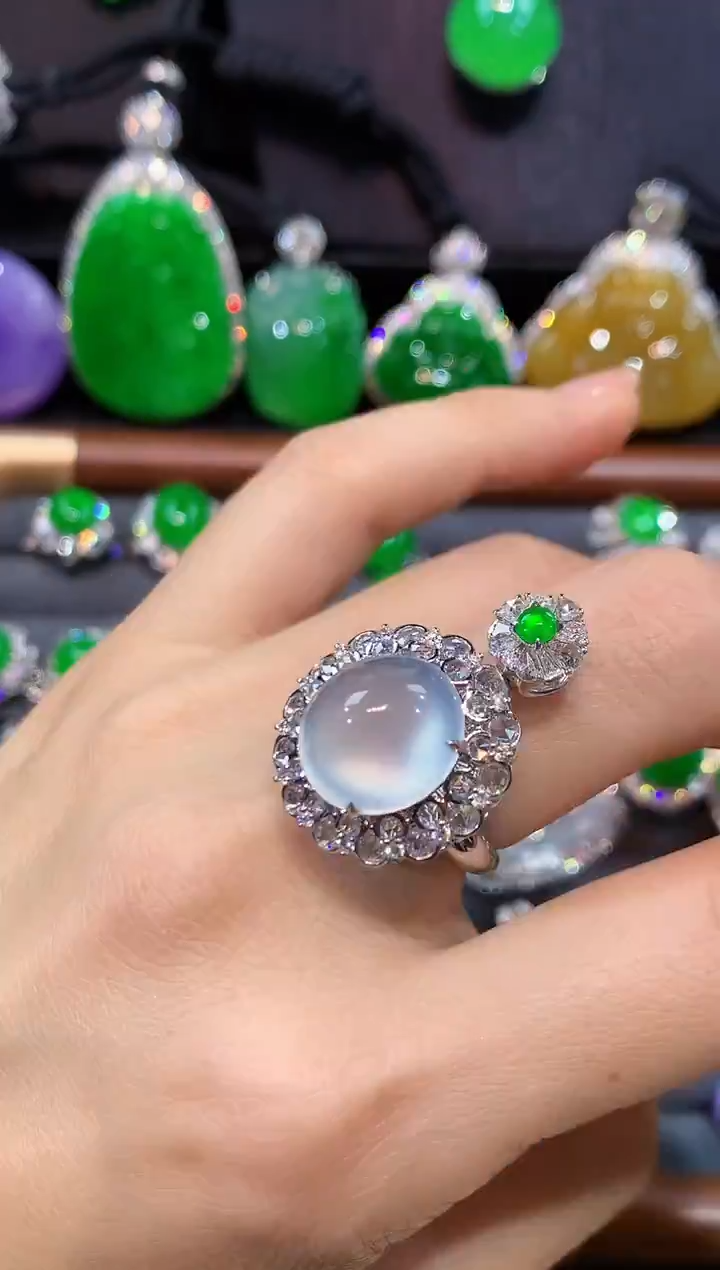 22K金镶嵌戒指翡翠两用款