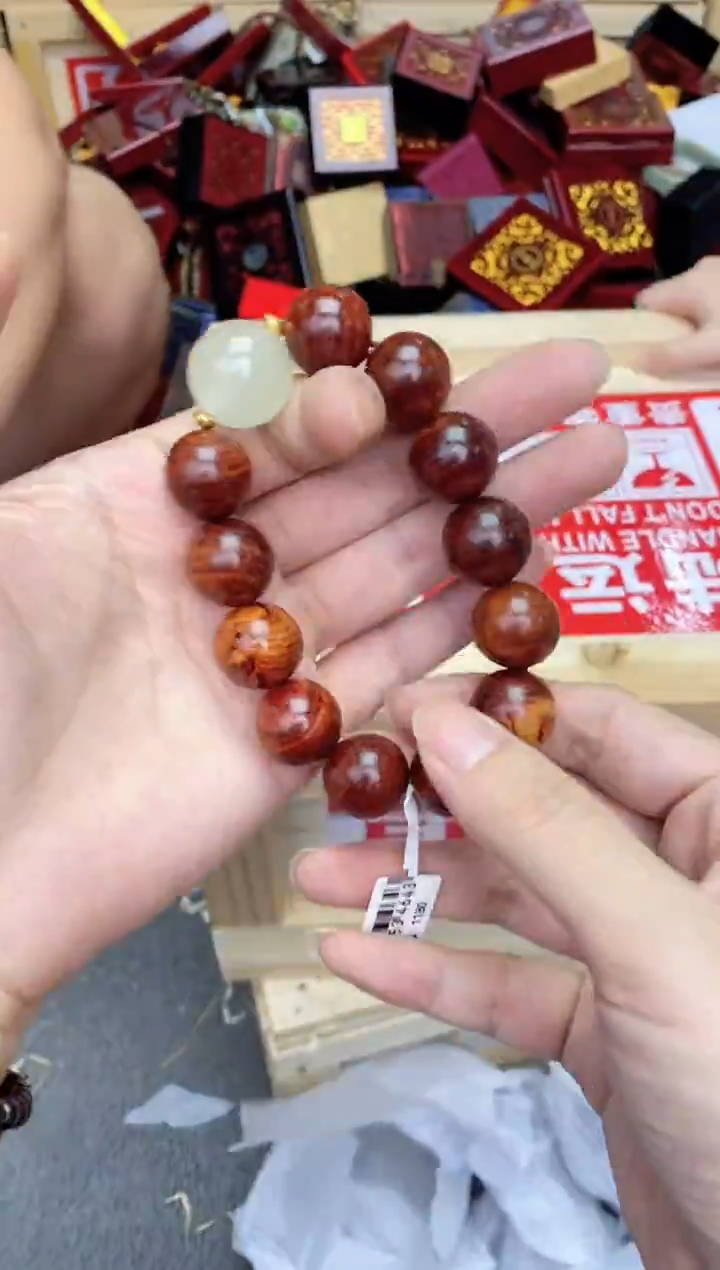 精选闪购手串搭配无礼盒