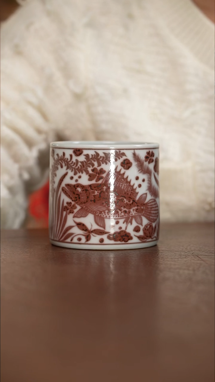 釉里红鱼藻纹威士忌杯