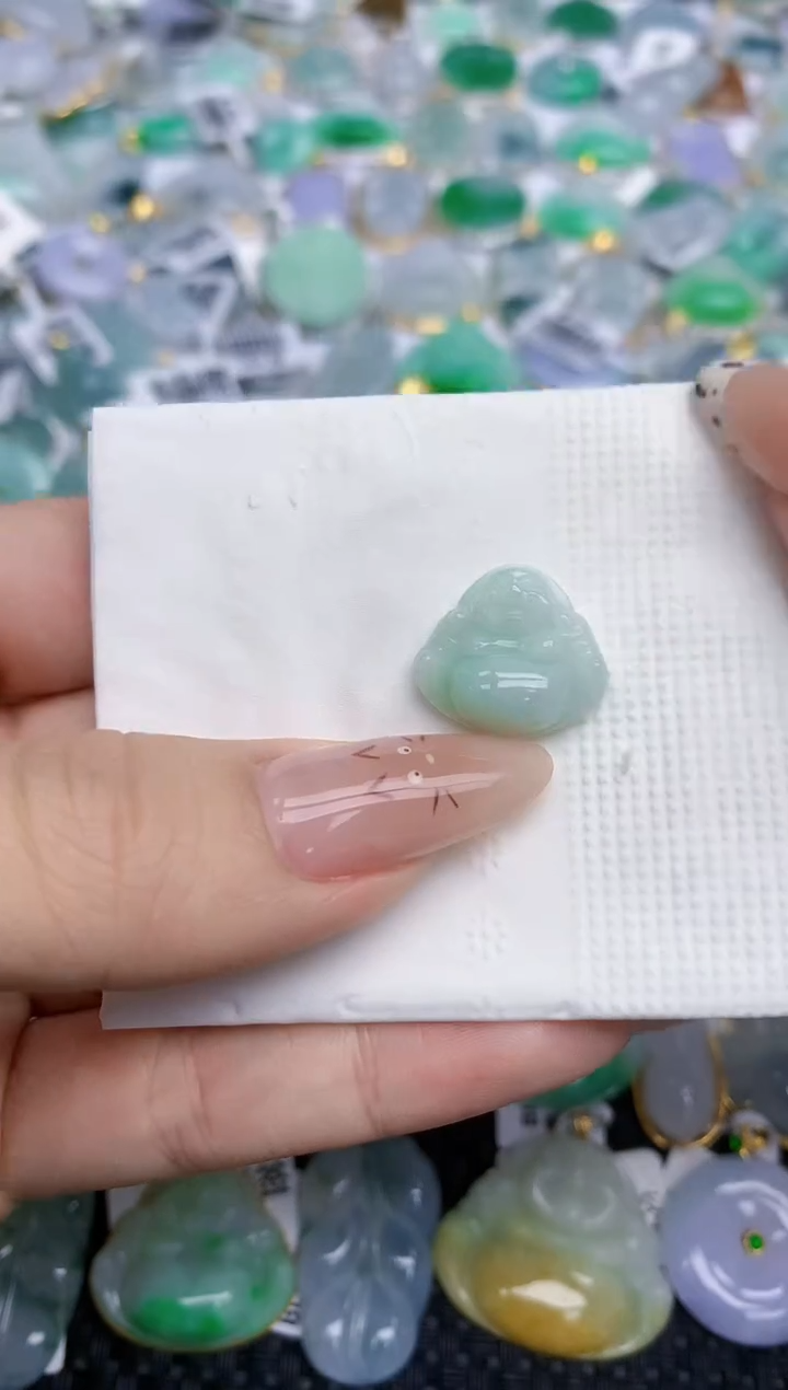 翡翠未镶嵌颈饰1   天然翡翠A货