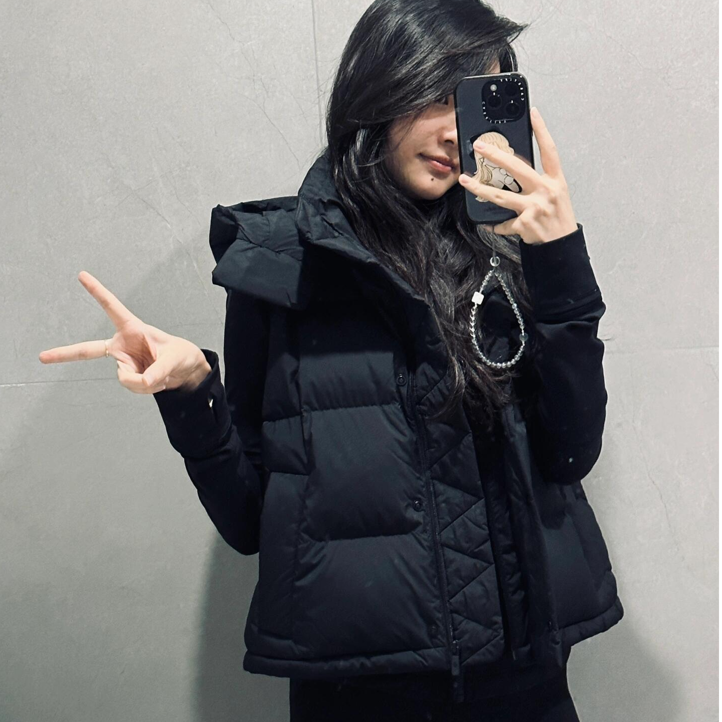 四格鹅绒泡芙羽绒服马甲一模模一样样|一宁