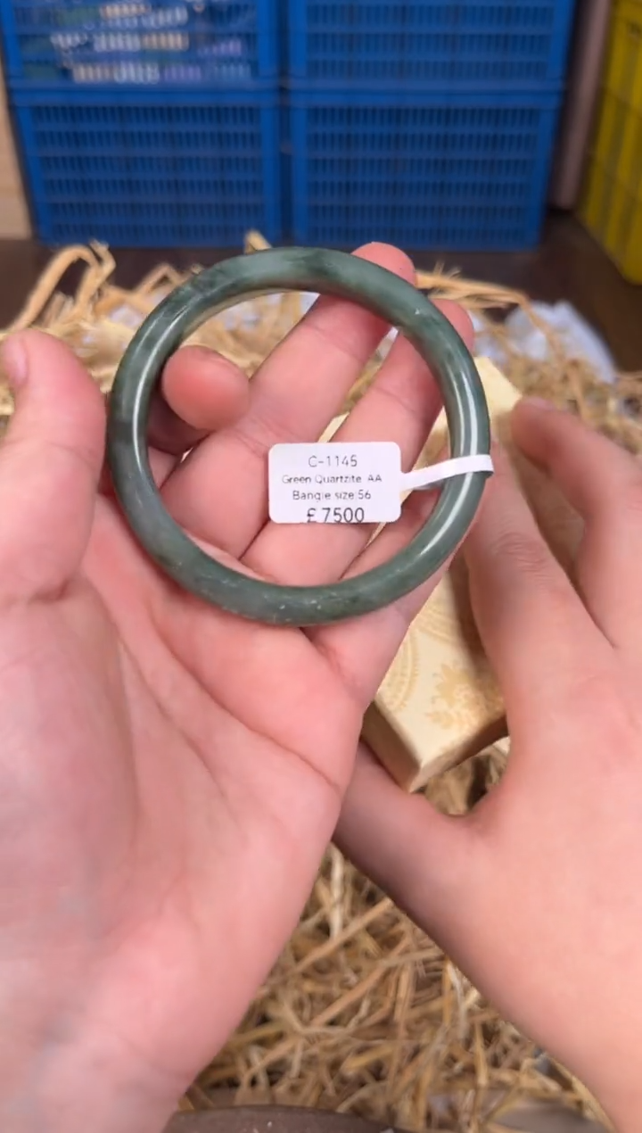 未镶嵌手镯石英质玉C1145