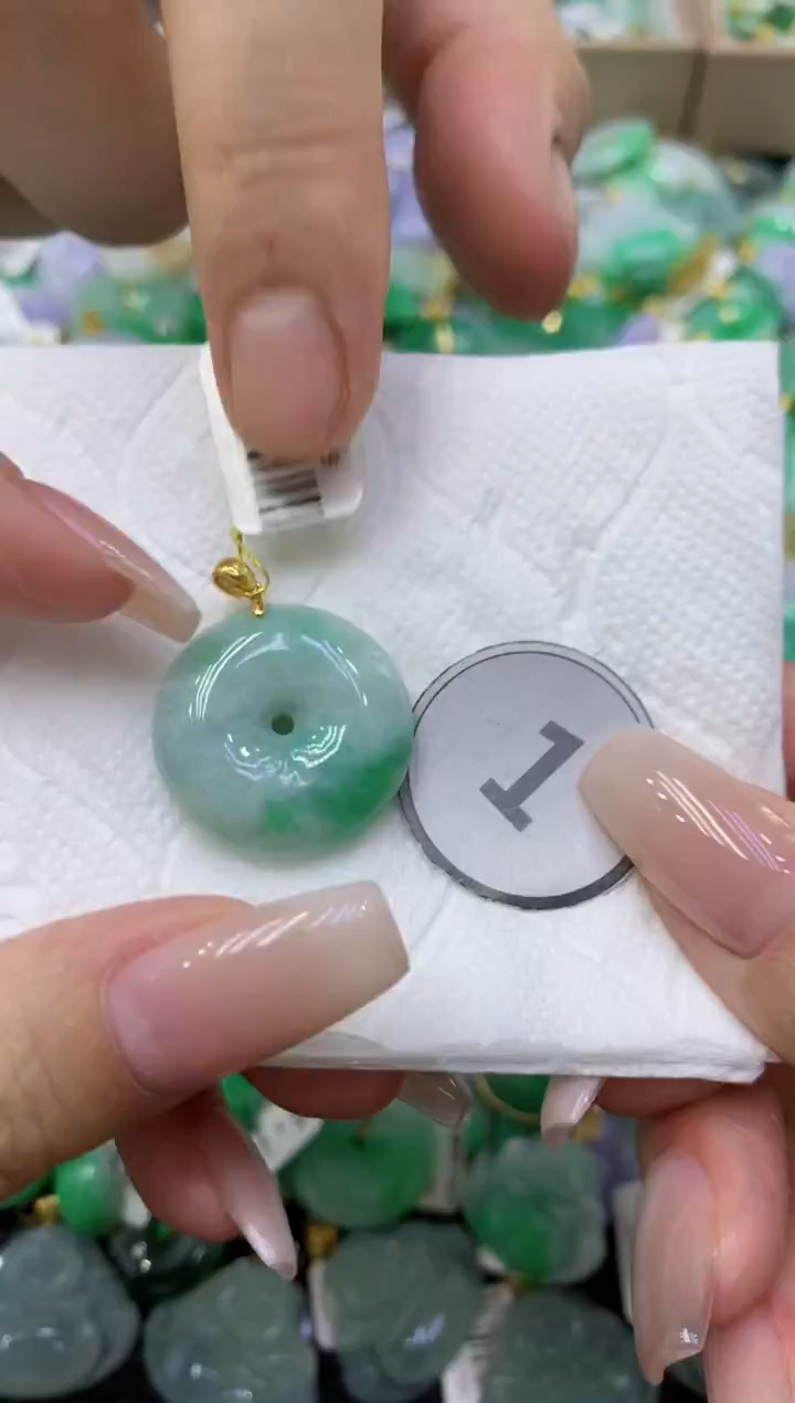 颈饰未镶嵌翡翠天然缅甸翡翠A货