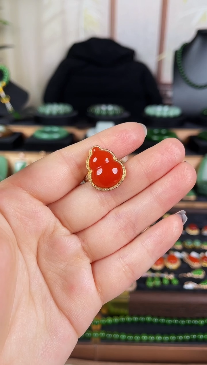 18K金镶嵌南红玛瑙戒指诸**遂南红戒指